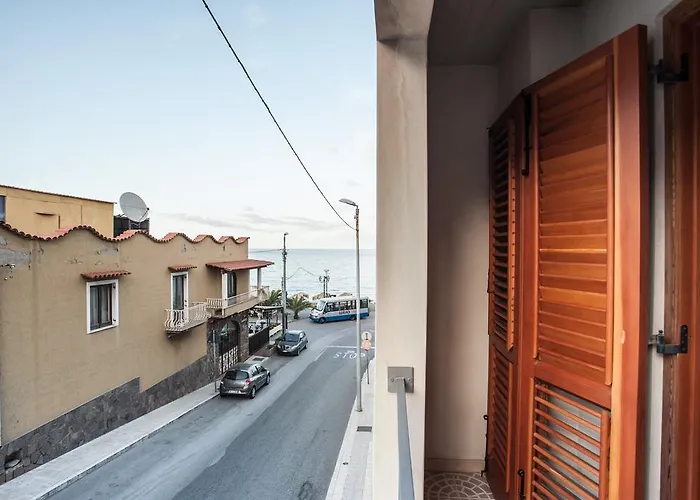 Eolcalandra Per Vacanza Каннето